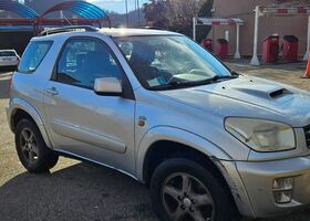 Тойота РАВ 4 2003 у Європі на Automoto.ua Срібний Тойота РАВ 4, об'ємом двигуна 2 л та пробігом 194 тис. км за 4664 $, фото 2 на Automoto.ua