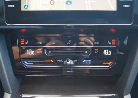 Фольксваген Arteon 2021 у Європі на Automoto.ua Сірий Фольксваген Arteon, об'ємом двигуна 1.4 л та пробігом 197 тис. км за 23835 $, фото 12 на Automoto.ua