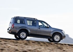 Ниссан Патфайндер, Внедорожник / Кроссовер 2010 - н.в. 2,5 dCi 4WD MT (190)