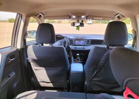 Тойота РАВ 4 2016 в Европе на Automoto.ua Бронзовый Тойота РАВ 4, объемом двигателя 2 л и пробегом 143 тыс. км за 17988 $, фото 6 на Automoto.ua