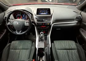 Мицубиси Eclipse Cross 2020 в Европе на Automoto.ua Красный Мицубиси Eclipse Cross, объемом двигателя 0 л и пробегом 65 тыс. км за 20721 $, фото 2 на Automoto.ua