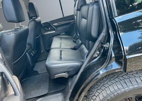 Міцубісі Паджеро 2016 у Європі на Automoto.ua Чорний Міцубісі Паджеро, об'ємом двигуна 3.2 л та пробігом 175 тис. км за 29117 $, фото 11 на Automoto.ua