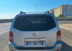 Ниссан Патфайндер 2007 в Европе на Automoto.ua Серебряный Ниссан Патфайндер, объемом двигателя 2.49 л и пробегом 250 тыс. км за 5490 $, фото 6 на Automoto.ua