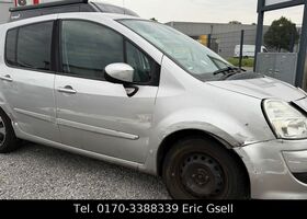 Рено Модус 2008 у Європі на Automoto.ua Срібний Рено Модус, об'ємом двигуна 1.6 л та пробігом 80 тис. км за 1751 $, фото 6 на Automoto.ua