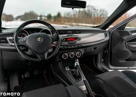 Альфа Ромео Giulietta, об'ємом двигуна 1.96 л та пробігом 215 тис. км за 6026 $, фото 29 на Automoto.ua