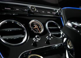 Чорний Бентлі Continental GT, об'ємом двигуна 4 л та пробігом 23 тис. км за 233825 $, фото 14 на Automoto.ua