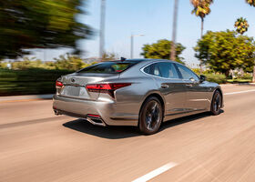 Расход топлива нового седана Lexus LS 2021