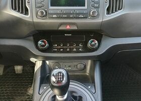 Кіа Sportage, об'ємом двигуна 1.59 л та пробігом 95 тис. км за 10130 $, фото 16 на Automoto.ua