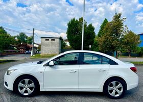 Шевроле Круз 2010 в Европе на Automoto.ua Белый Шевроле Круз, объемом двигателя 1.99 л и пробегом 195 тыс. км за 3500 $, фото 1 на Automoto.ua