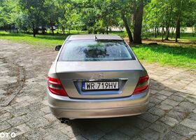 Мерседес Ц-Клас 2007 у Європі на Automoto.ua Сірий Мерседес Ц-Клас, об'ємом двигуна 1 л та пробігом 110 тис. км за 8451 $, фото 6 на Automoto.ua