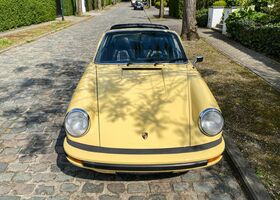 Желтый Порше 911, объемом двигателя 2.7 л и пробегом 77 тыс. км за 80711 $, фото 1 на Automoto.ua