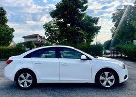 Шевроле Круз 2010 в Европе на Automoto.ua Белый Шевроле Круз, объемом двигателя 1.99 л и пробегом 195 тыс. км за 3500 $, фото 6 на Automoto.ua