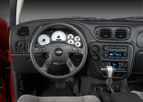 Шевроле Трейлблейзер, Позашляховик / Кросовер 2006 - 2012 6.0 i V8 16V SS AWD