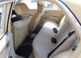 Мерседес 200 1983 в Европе на Automoto.ua Оранжевый Мерседес 200, объемом двигателя 1.97 л и пробегом 160 тыс. км за 8273 $, фото 11 на Automoto.ua