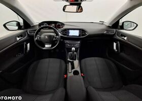 Пежо 308, объемом двигателя 1.2 л и пробегом 193 тыс. км за 6868 $, фото 16 на Automoto.ua