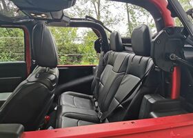 Червоний Джип Wrangler, об'ємом двигуна 2 л та пробігом 52 тис. км за 73197 $, фото 8 на Automoto.ua