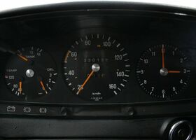 Мерседес 200 1978 у Європі на Automoto.ua Синій Мерседес 200, об'ємом двигуна 1.99 л та пробігом 130 тис. км за 10362 $, фото 17 на Automoto.ua