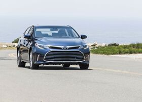 Toyota Avalon 2017 на тест-драйве, фото 5