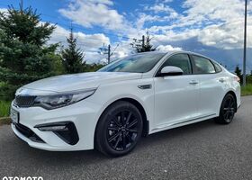 Киа Оптима, объемом двигателя 1.59 л и пробегом 33 тыс. км за 21382 $, фото 2 на Automoto.ua