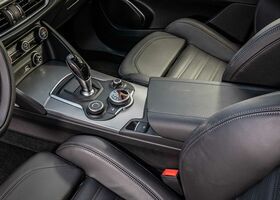 Alfa Romeo Stelvio 2019 изображение 7 Alfa Romeo Stelvio 2019 на тест-драйве, фото 7