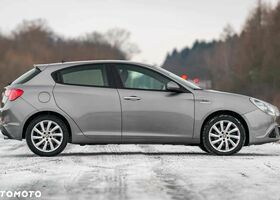 Альфа Ромео Giulietta, об'ємом двигуна 1.96 л та пробігом 215 тис. км за 6026 $, фото 10 на Automoto.ua