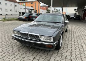 Серый Ягуар XJ 40, объемом двигателя 3.98 л и пробегом 205 тыс. км за 5286 $, фото 1 на Automoto.ua