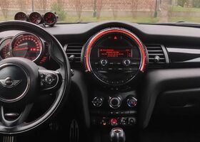 Мини John Cooper Works, объемом двигателя 2 л и пробегом 219 тыс. км за 10540 $, фото 15 на Automoto.ua