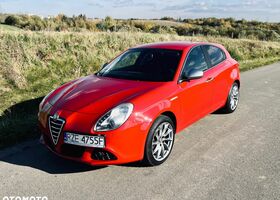 Альфа Ромео Giulietta 2012 у Європі на Automoto.ua Червоний Альфа Ромео Giulietta, об'ємом двигуна 1 л та пробігом 146 тис. км за 7482 $, фото 2 на Automoto.ua