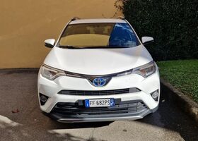 Тойота РАВ 4 2016 в Европе на Automoto.ua Белый Тойота РАВ 4, объемом двигателя 2.49 л и пробегом 140 тыс. км за 20956 $, фото 1 на Automoto.ua