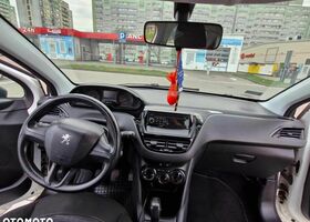 Пежо 208, объемом двигателя 1.2 л и пробегом 145 тыс. км за 4212 $, фото 12 на Automoto.ua