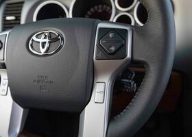 Toyota Sequoia 2017 на тест-драйве, фото 15