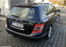 Мерседес Ц-Класс 2008 в Европе на Automoto.ua Черный Мерседес Ц-Класс, объемом двигателя 1 л и пробегом 227 тыс. км за 28500 $, фото 4 на Automoto.ua