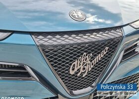 Альфа Ромео Джуниор 2025 в Европе на Automoto.ua Синий Альфа Ромео Джуниор, объемом двигателя 1 л и пробегом 7 тыс. км за 31693 $, фото 33 на Automoto.ua