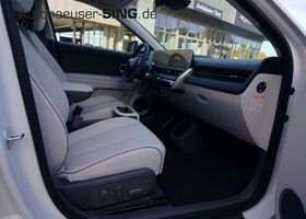 Белый Хендай Ioniq 5, объемом двигателя 0 л и пробегом 10 тыс. км за 56024 $, фото 14 на Automoto.ua