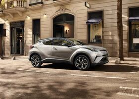 Toyota C-HR 2018 на тест-драйве, фото 2