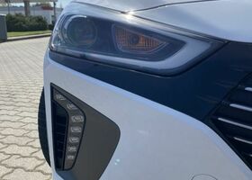 Хендай Ioniq, об'ємом двигуна 1.58 л та пробігом 130 тис. км за 12959 $, фото 9 на Automoto.ua