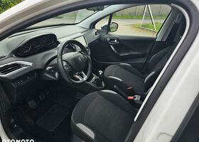 Пежо 208, объемом двигателя 1.4 л и пробегом 145 тыс. км за 5397 $, фото 13 на Automoto.ua