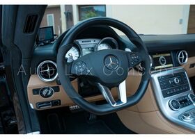 Коричневый Мерседес SLS AMG, объемом двигателя 6.21 л и пробегом 48 тыс. км за 182677 $, фото 10 на Automoto.ua