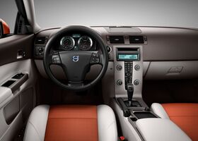 Вольво C30, Хетчбек 2006 - н.в. 2.0 i 16V