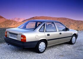 Опель Вектра, Седан 1988 - 1995 A 2.0 i 16V