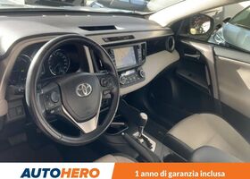 Тойота РАВ 4 2016 у Європі на Automoto.ua Срібний Тойота РАВ 4, об'ємом двигуна 2.49 л та пробігом 120 тис. км за 21669 $, фото 10 на Automoto.ua