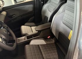 Рено R 4 2025 в Европе на Automoto.ua Серый Рено R 4, объемом двигателя 0 л и пробегом 10 тыс. км за 41438 $, фото 20 на Automoto.ua