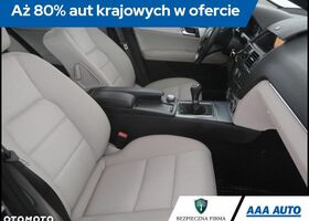Мерседес Ц-Класс 2008 в Европе на Automoto.ua Черный Мерседес Ц-Класс, объемом двигателя 1 л и пробегом 212 тыс. км за 6538 $, фото 9 на Automoto.ua