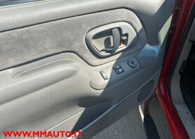 Шевроле Сильверадо 1998 в Европе на Automoto.ua Красный Шевроле Сильверадо, объемом двигателя 6.47 л и пробегом 181 тыс. км за 20652 $, фото 12 на Automoto.ua
