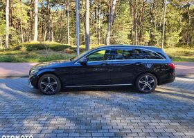 Мерседес Ц-Клас 2019 у Європі на Automoto.ua Чорний Мерседес Ц-Клас, об'ємом двигуна 1 л та пробігом 166 тис. км за 20073 $, фото 4 на Automoto.ua