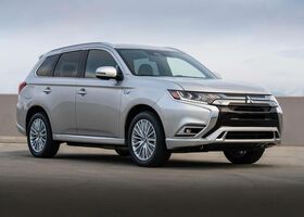 Mitsubishi Outlander 2020 на тест-драйве, фото 2