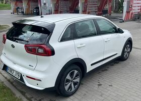 Кіа Niro, об'ємом двигуна 1.58 л та пробігом 314 тис. км за 11663 $, фото 6 на Automoto.ua