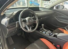 Черный Мазда CX-30, объемом двигателя 2 л и пробегом 11 тыс. км за 36584 $, фото 6 на Automoto.ua