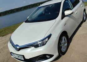 Тойота Аурис, объемом двигателя 1.8 л и пробегом 151 тыс. км за 11425 $, фото 13 на Automoto.ua