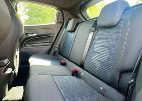 Альфа Ромео Джуниор 2025 в Европе на Automoto.ua Синий Альфа Ромео Джуниор, объемом двигателя 1 л и пробегом 2 тыс. км за 31453 $, фото 15 на Automoto.ua